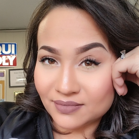 Meet your Posher, Lourdes - Picture 1 of 2